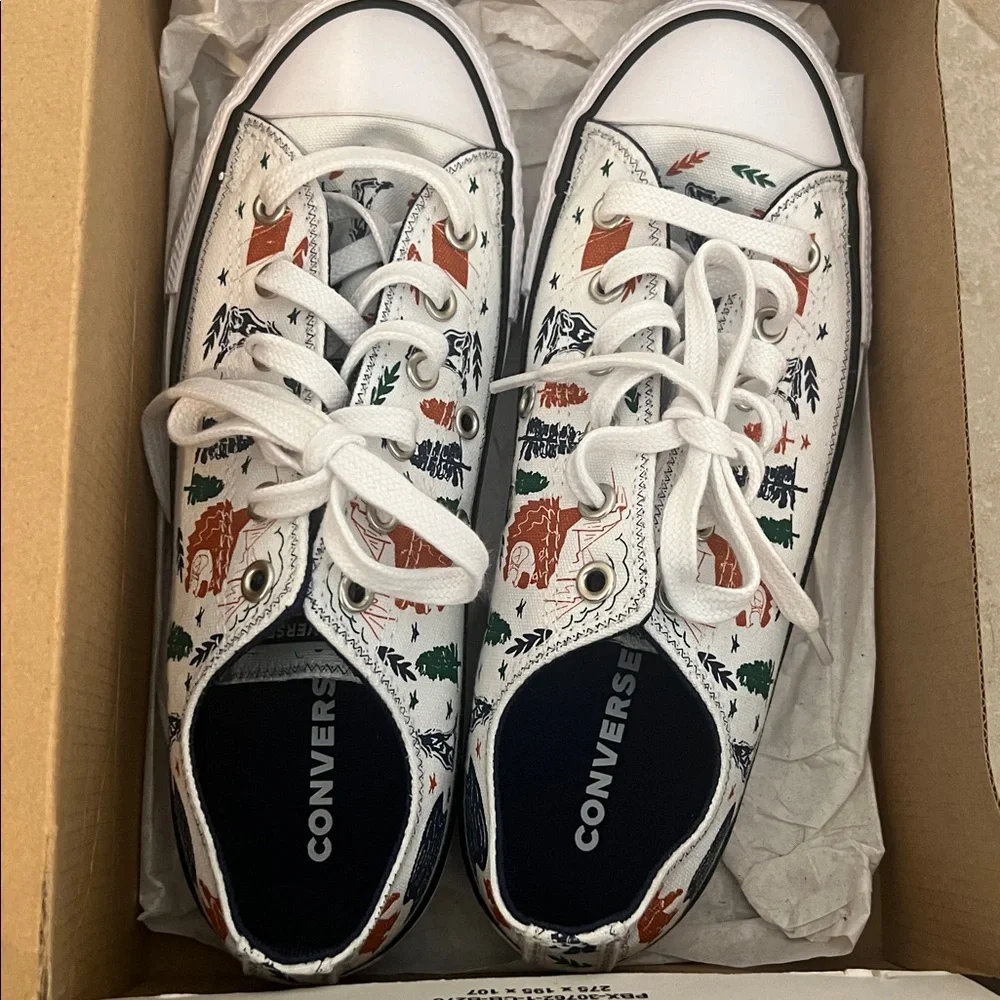 Converse Kids' camp print low tops kids size 5 women’s 7